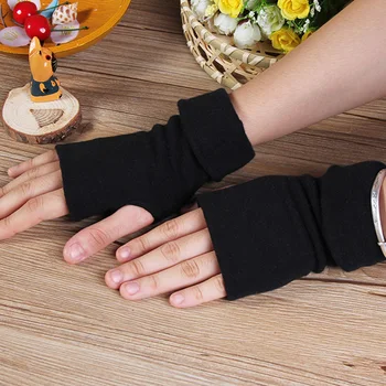 Anime rukavice veľkoobchod dvojvrstvové black teplou farbou pol prsta zime teplé bavlnené rukavice A64